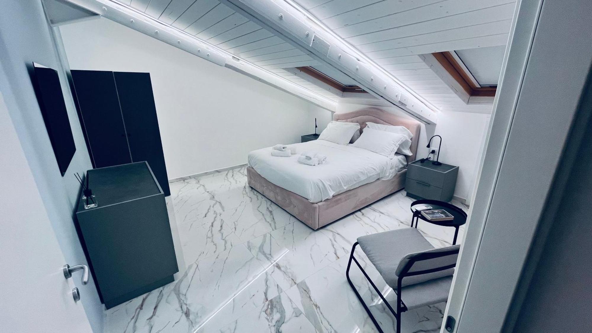 Sloping Roof *