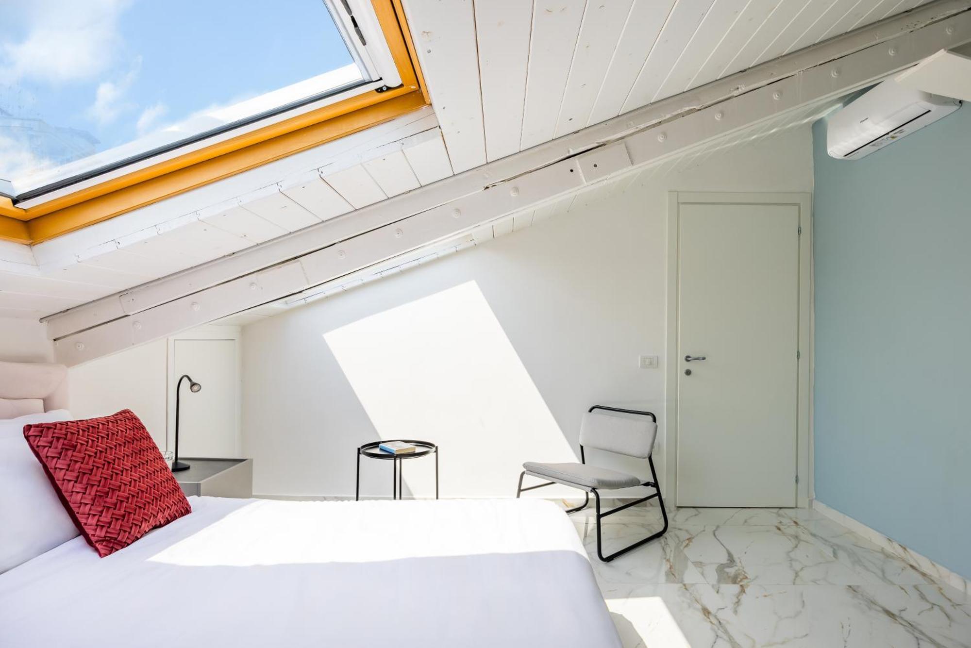 Sloping Roof In The Center Of