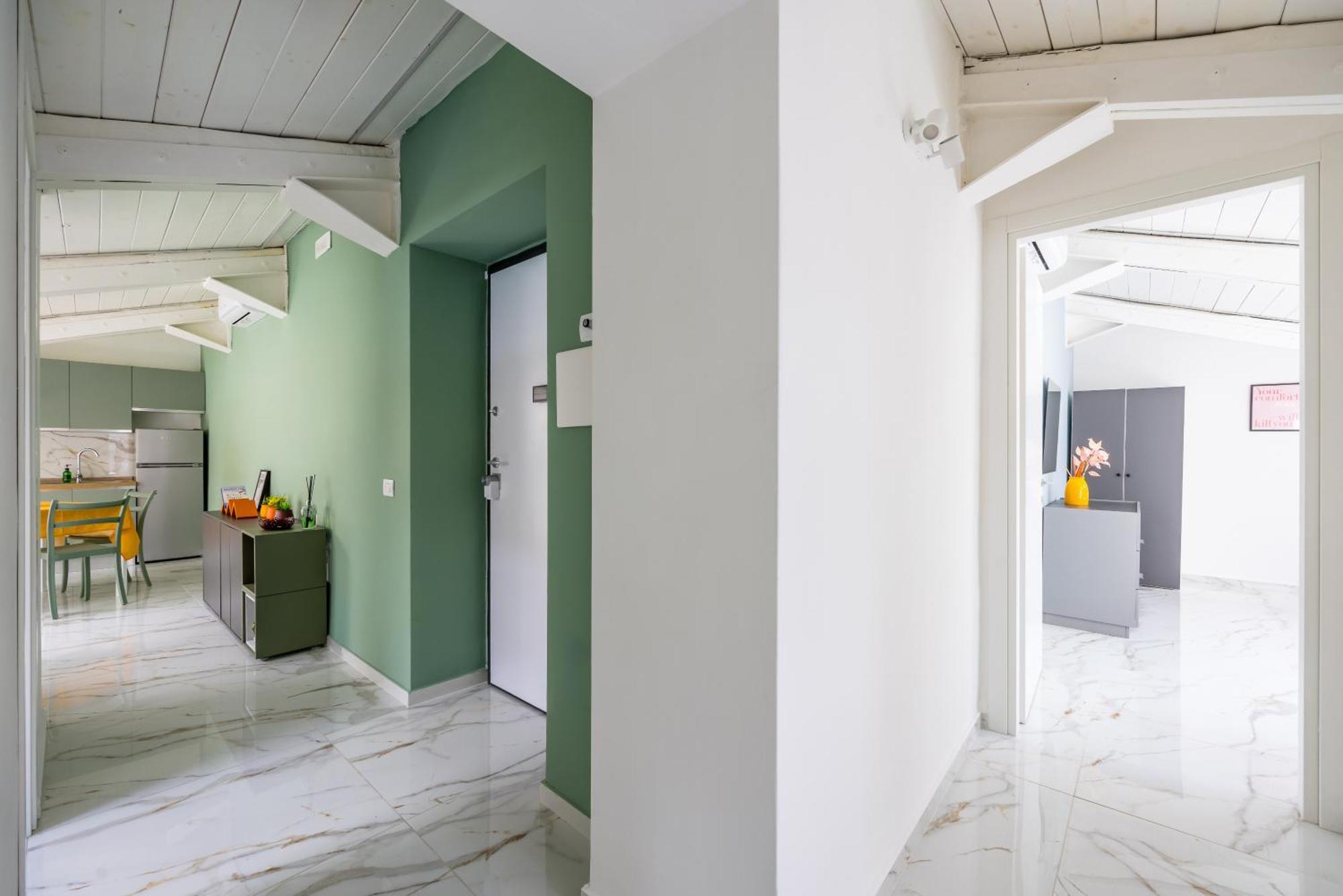 Sloping Roof In The Center Of