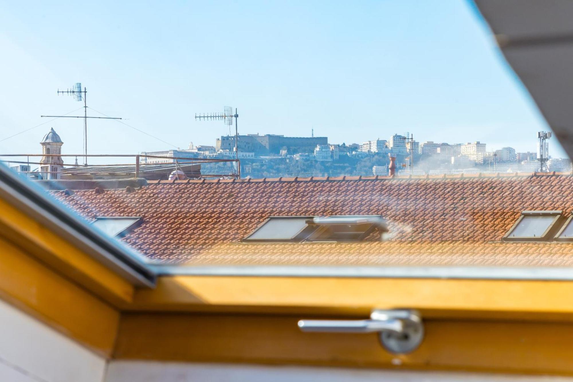 Appartement Sloping Roof In The Center Of