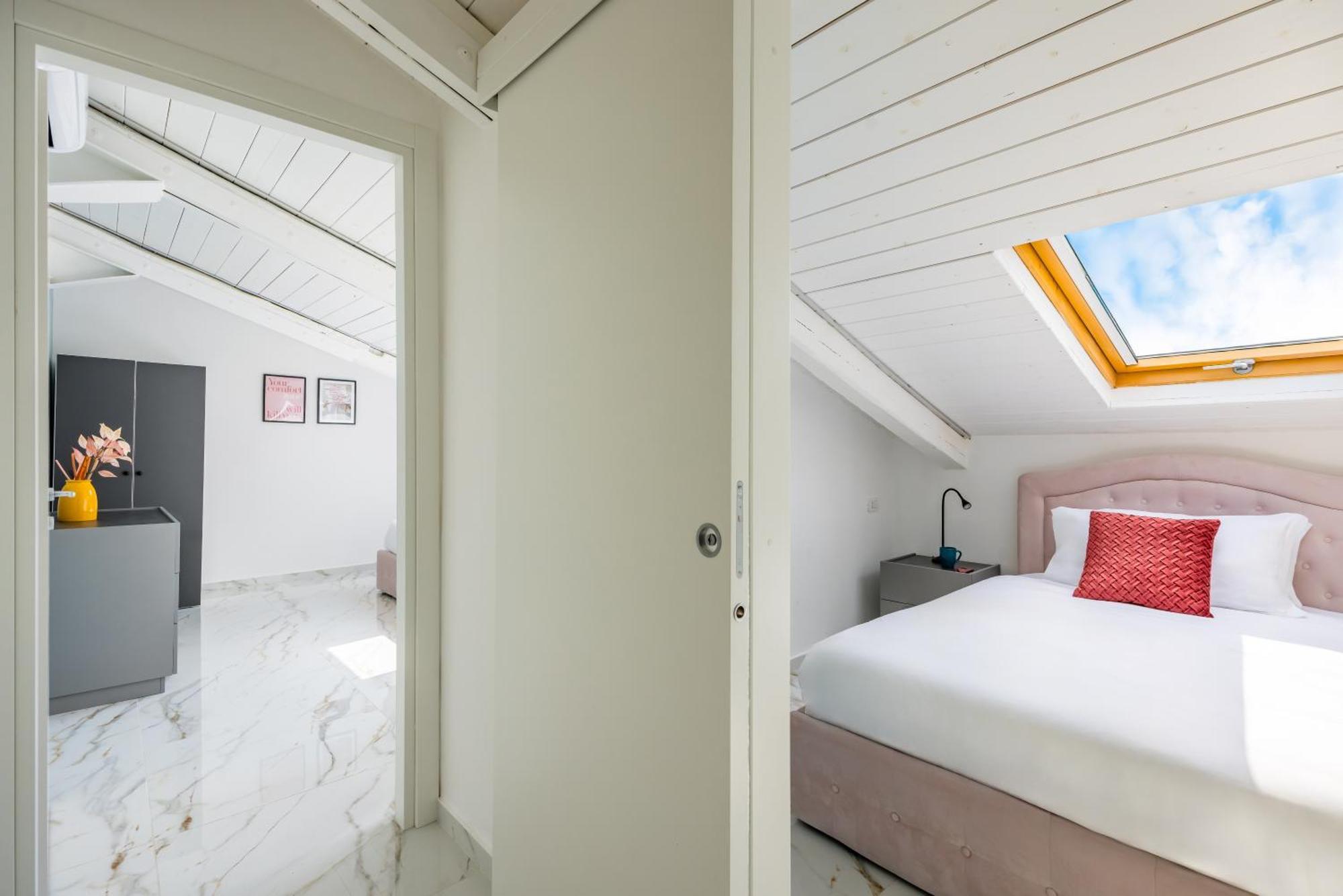 Sloping Roof In The Center Of