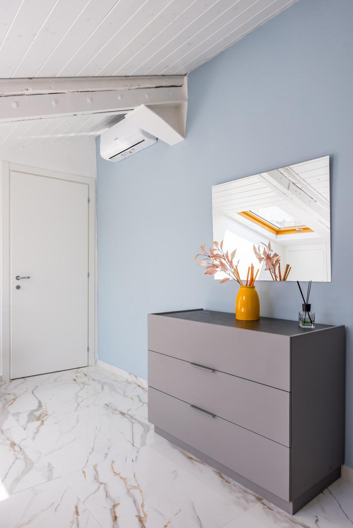 Sloping Roof In The Center Of Appartement